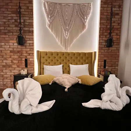 Апартаменты Brick Castle - Helga